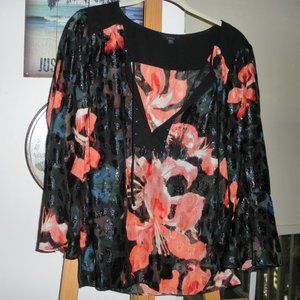 Guess flowered blouse w/Bell sleeves - SZ L